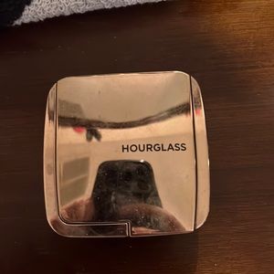 Hourglass blush